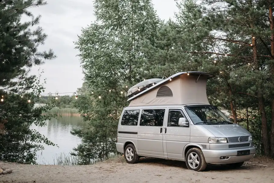 Wohnmobil am See